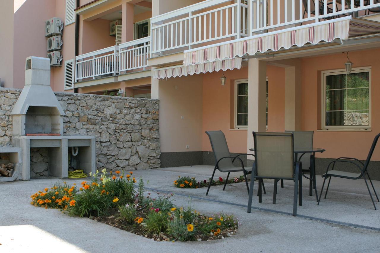 Apartments Simovic Tučepi Exteriör bild