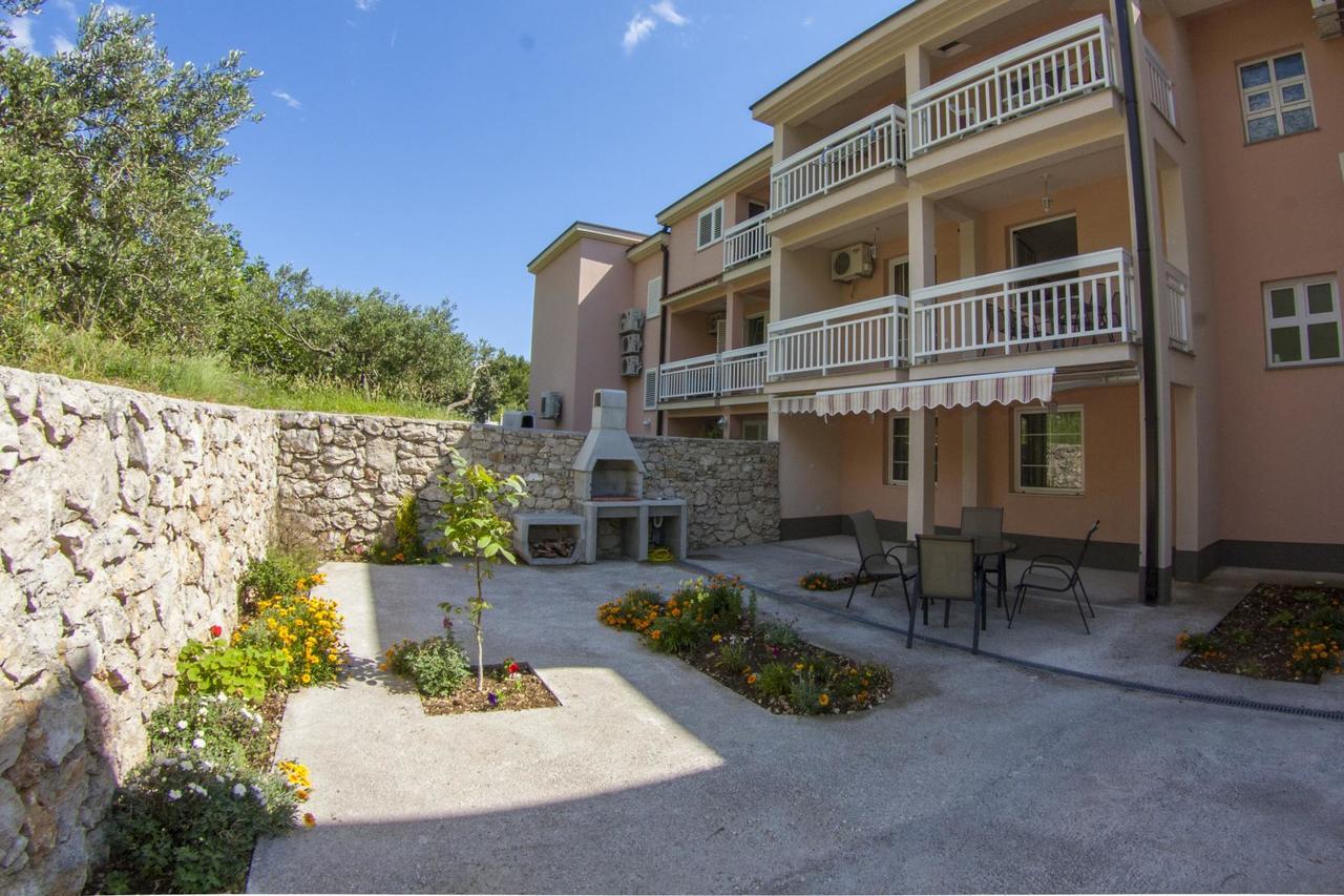 Apartments Simovic Tučepi Exteriör bild