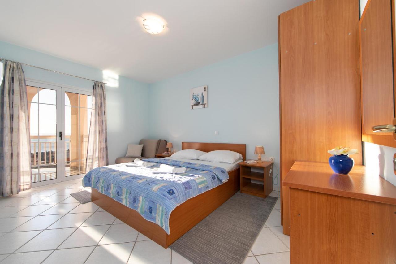 Apartments Simovic Tučepi Exteriör bild