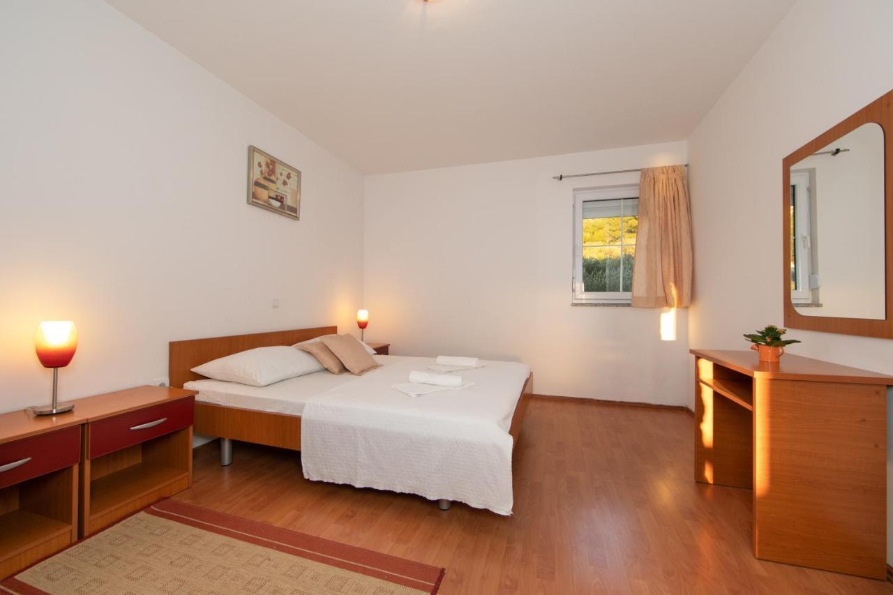 Apartments Simovic Tučepi Exteriör bild
