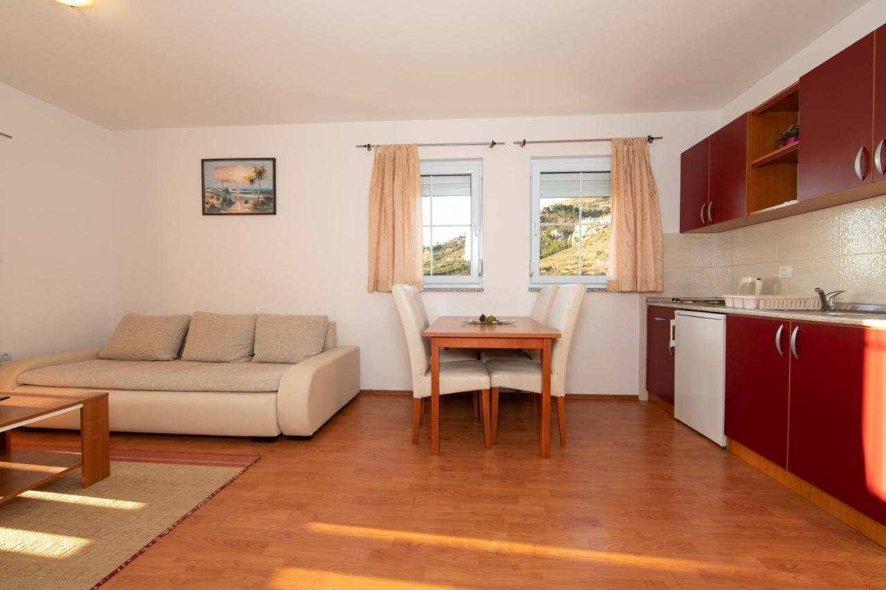 Apartments Simovic Tučepi Exteriör bild