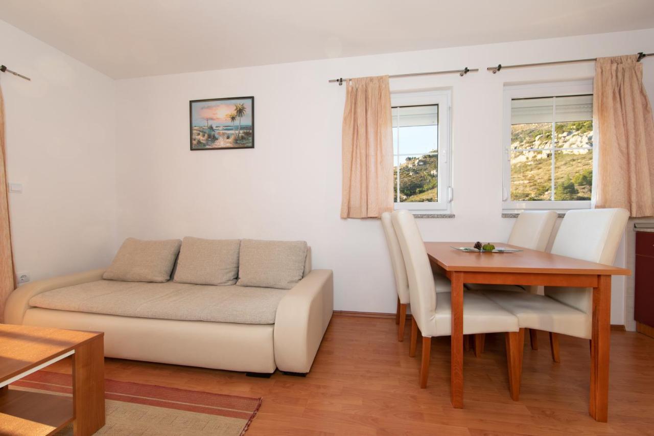Apartments Simovic Tučepi Exteriör bild
