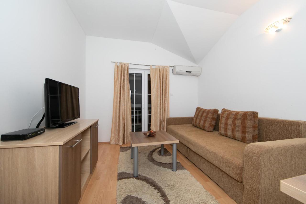 Apartments Simovic Tučepi Exteriör bild
