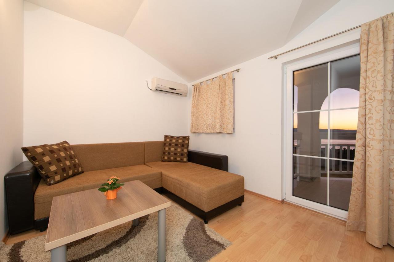 Apartments Simovic Tučepi Exteriör bild