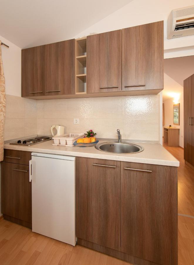 Apartments Simovic Tučepi Exteriör bild