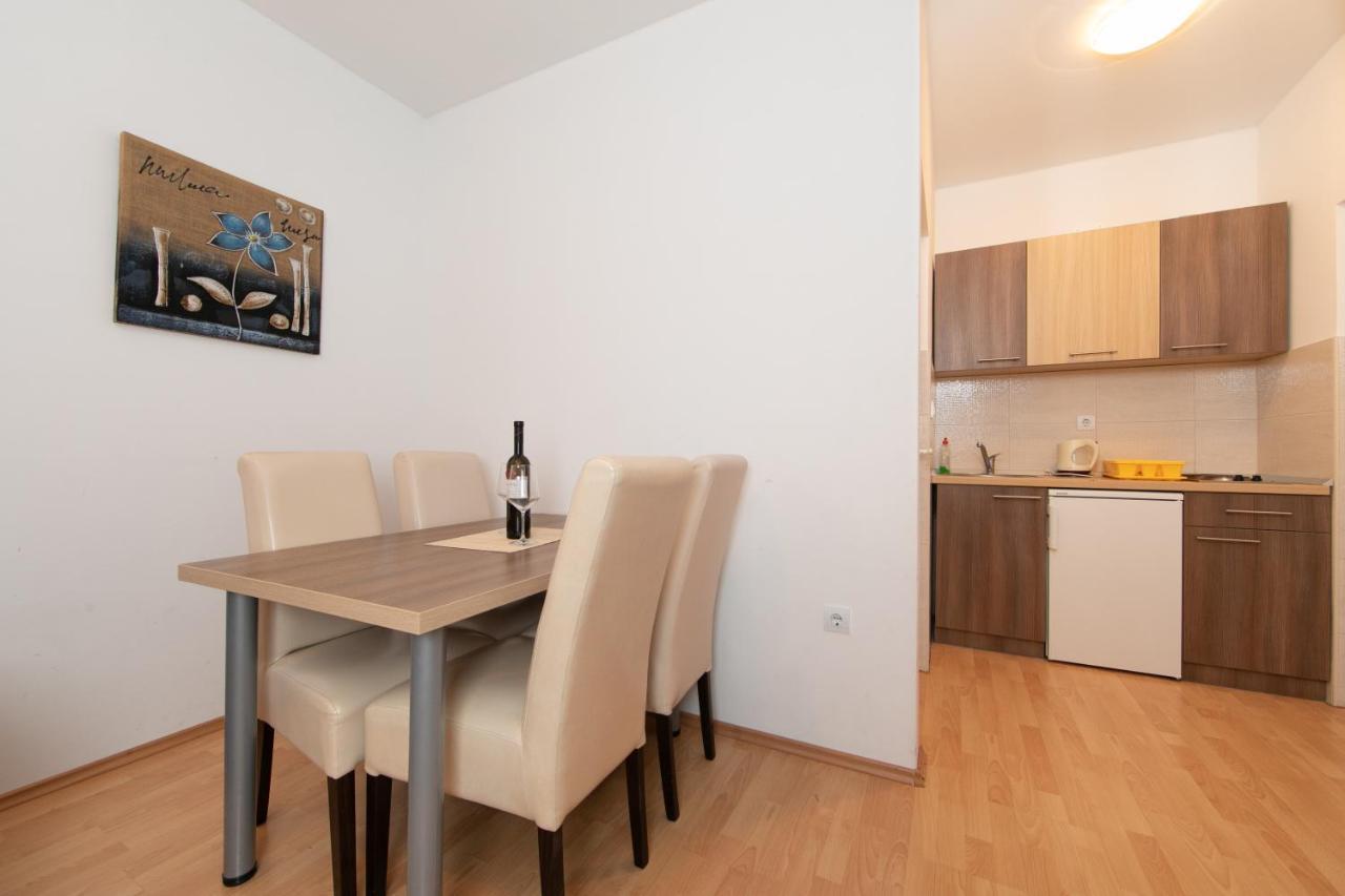 Apartments Simovic Tučepi Exteriör bild