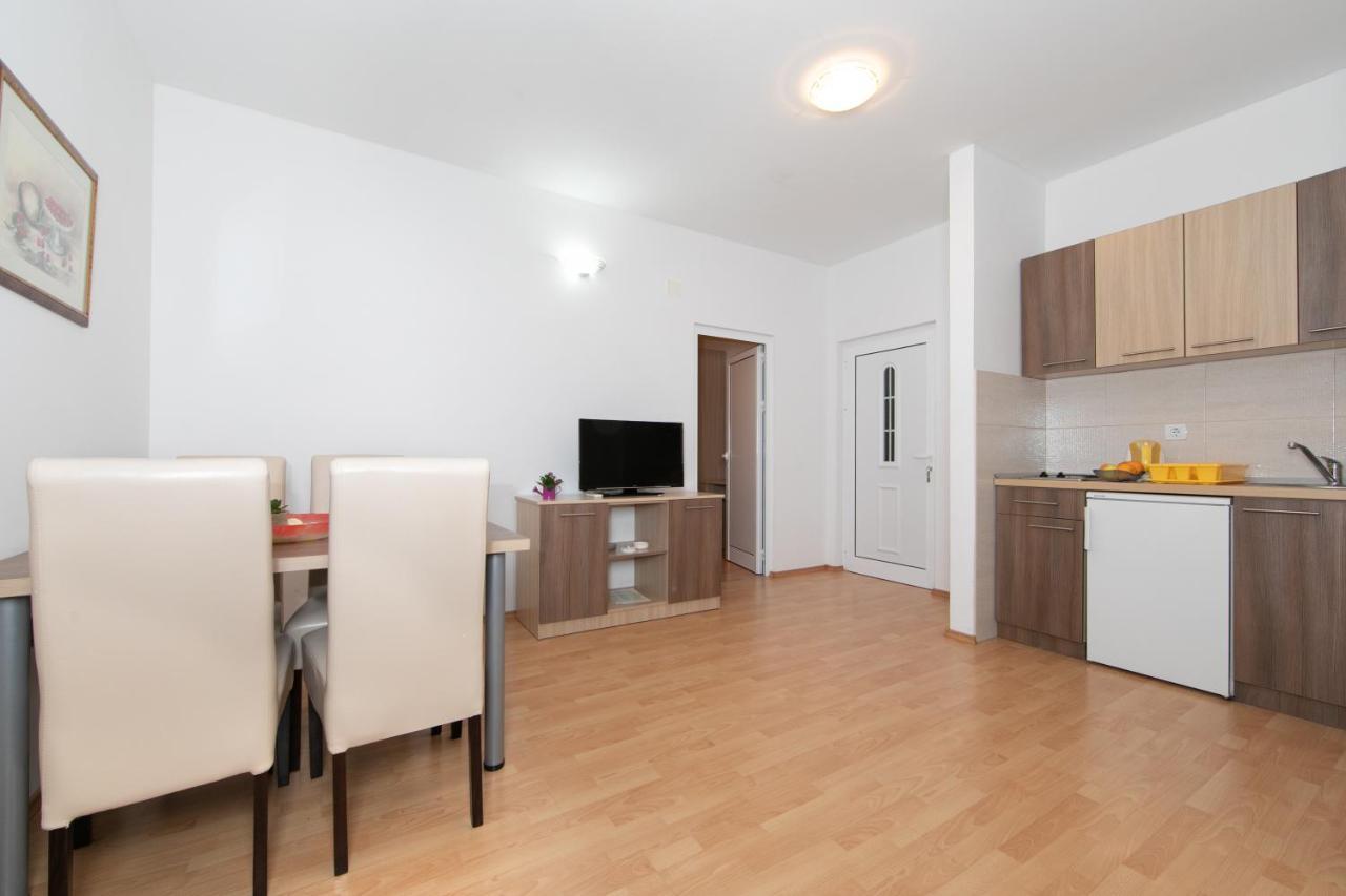 Apartments Simovic Tučepi Exteriör bild
